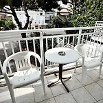 Grecian Sea بيت ضيافة يميناريا