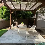 بيت ضيافة Grecian Sea