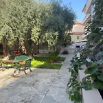 Grecian Sea بيت ضيافة 3*